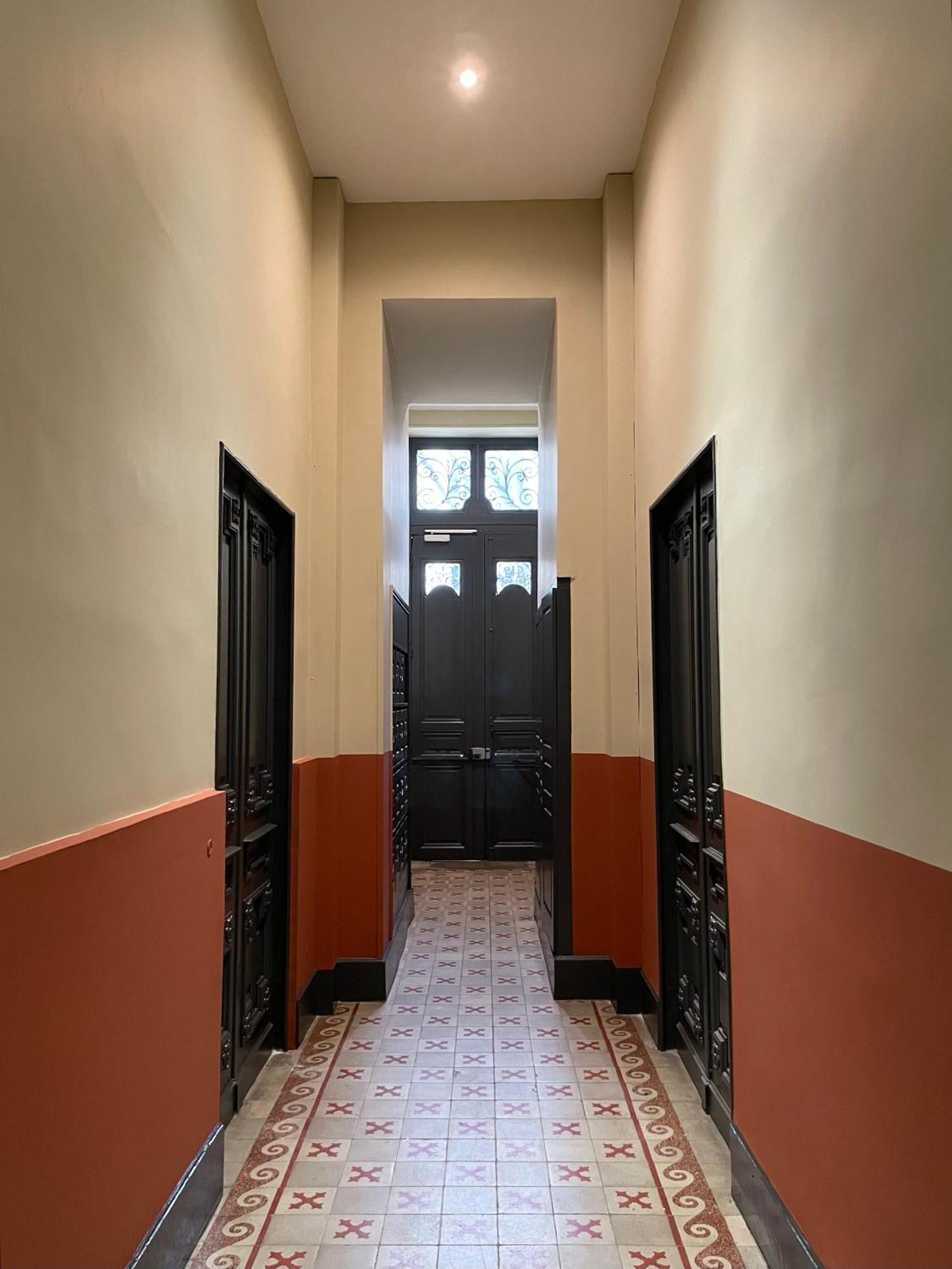 Nimes , Appartement Renove Dans Immeuble Classe. Exterior photo
